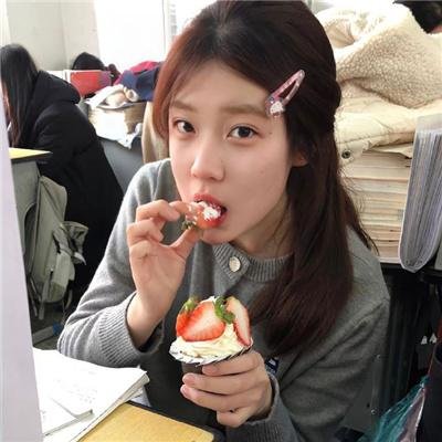 橙色女孩